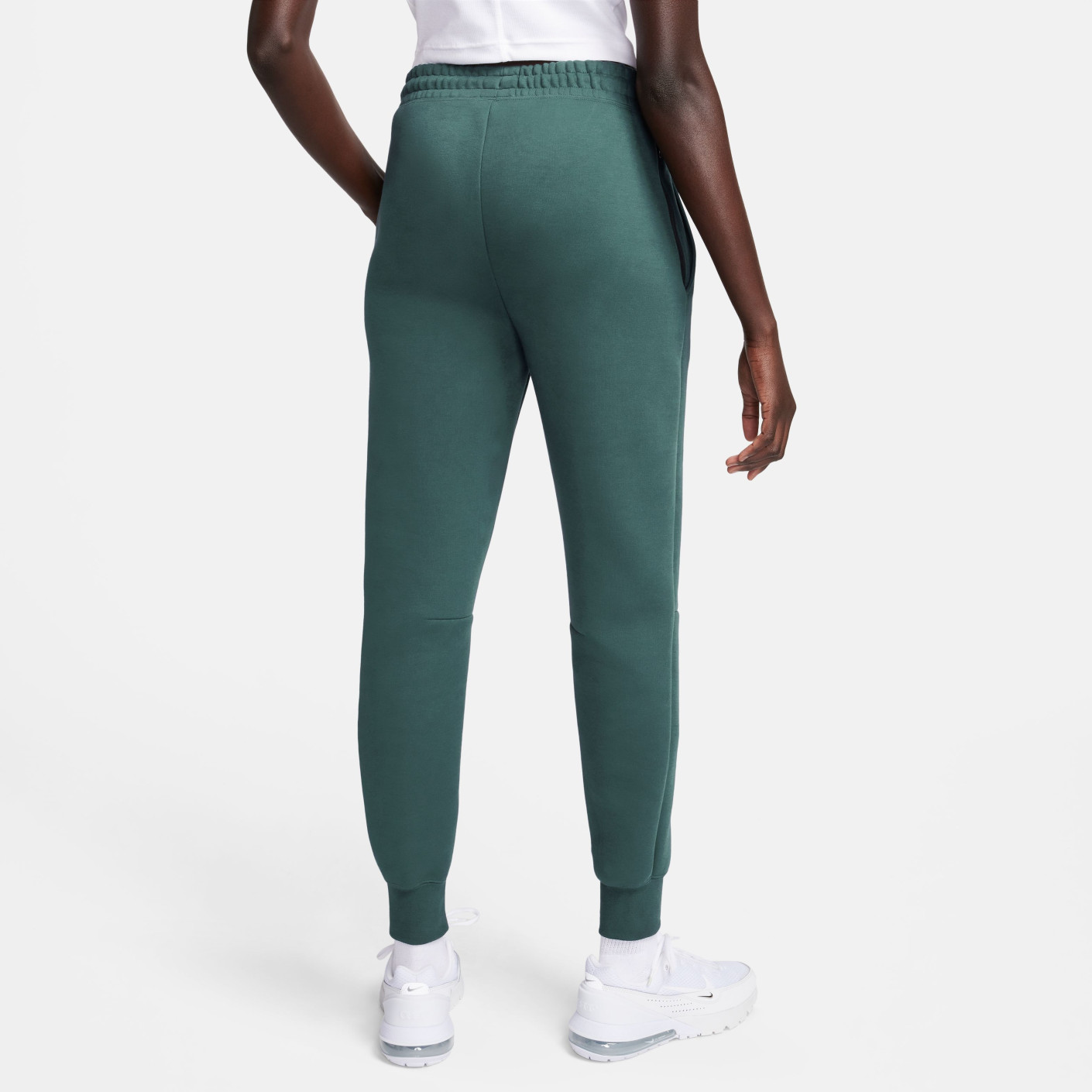 Dark green nike sweatpants hotsell