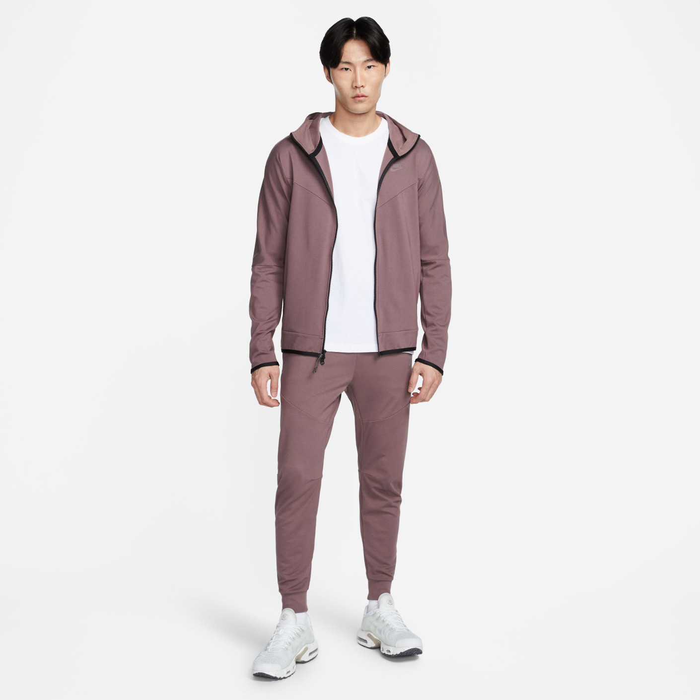 Nike tech essential joggers junior sale