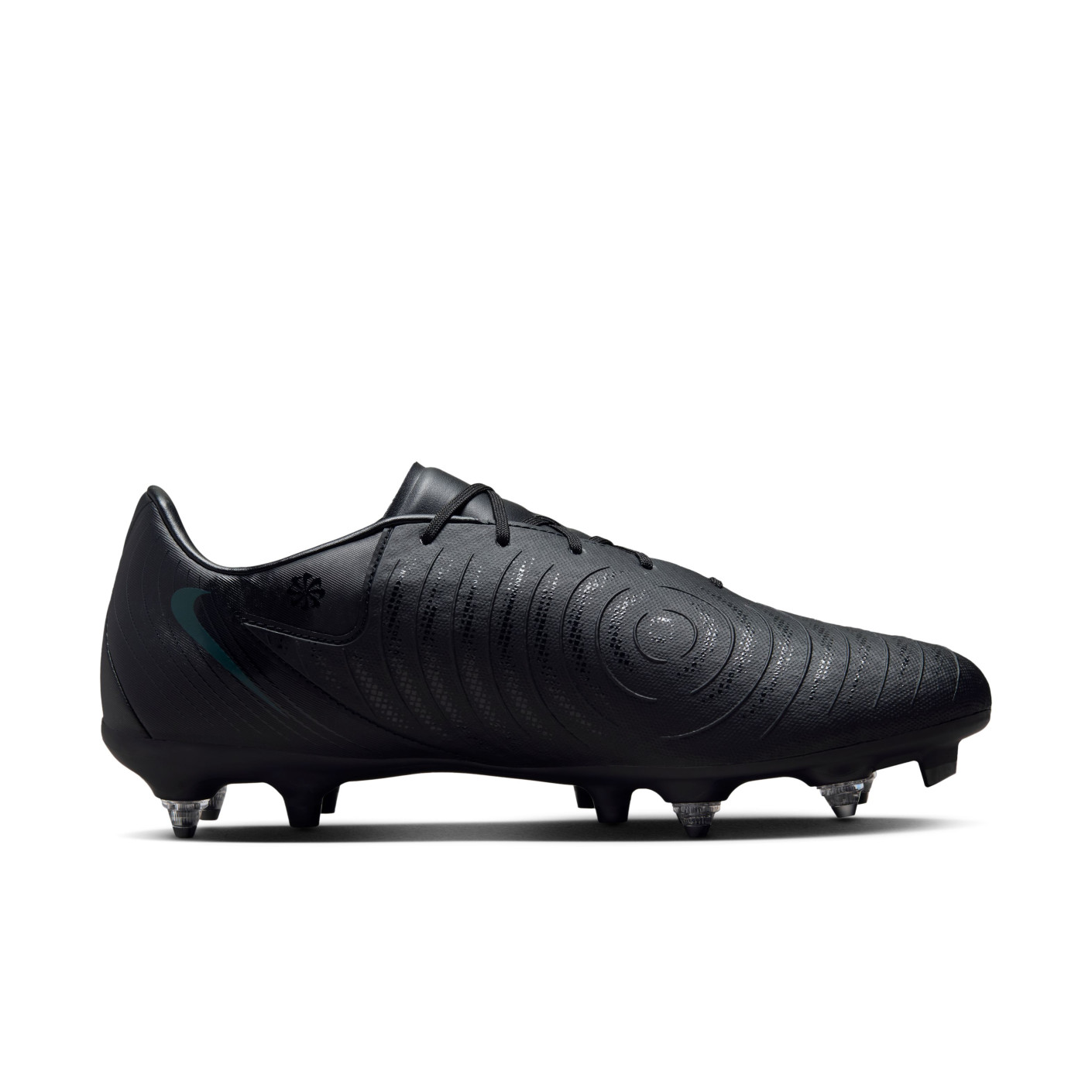 Nike football shoes phantom hotsell