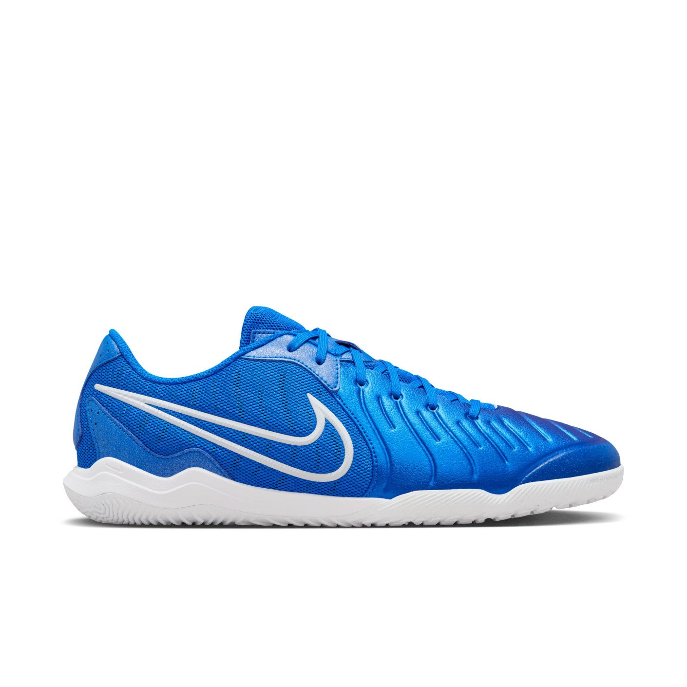 Nike tiempo blue and white soccer cleats best sale