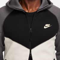 Nike Tech Fleece Sportswear Trainingspak Wit Zwart Donkergrijs Lichtgeel