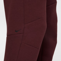 Nike Tech Fleece Sportswear Tracksuit Burgundy Black